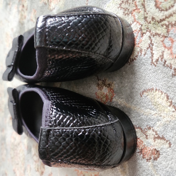 David Tate "Tamis" black snakeskin embossed bow accent flats - Picture 8 of 13